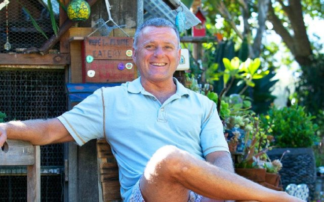 Willie Schmidt: Pasella seTuin-ghoeroe  Foto: Aspidistra Kwekery